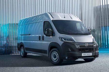 Peugeot e-Boxer Furgone Elettrico